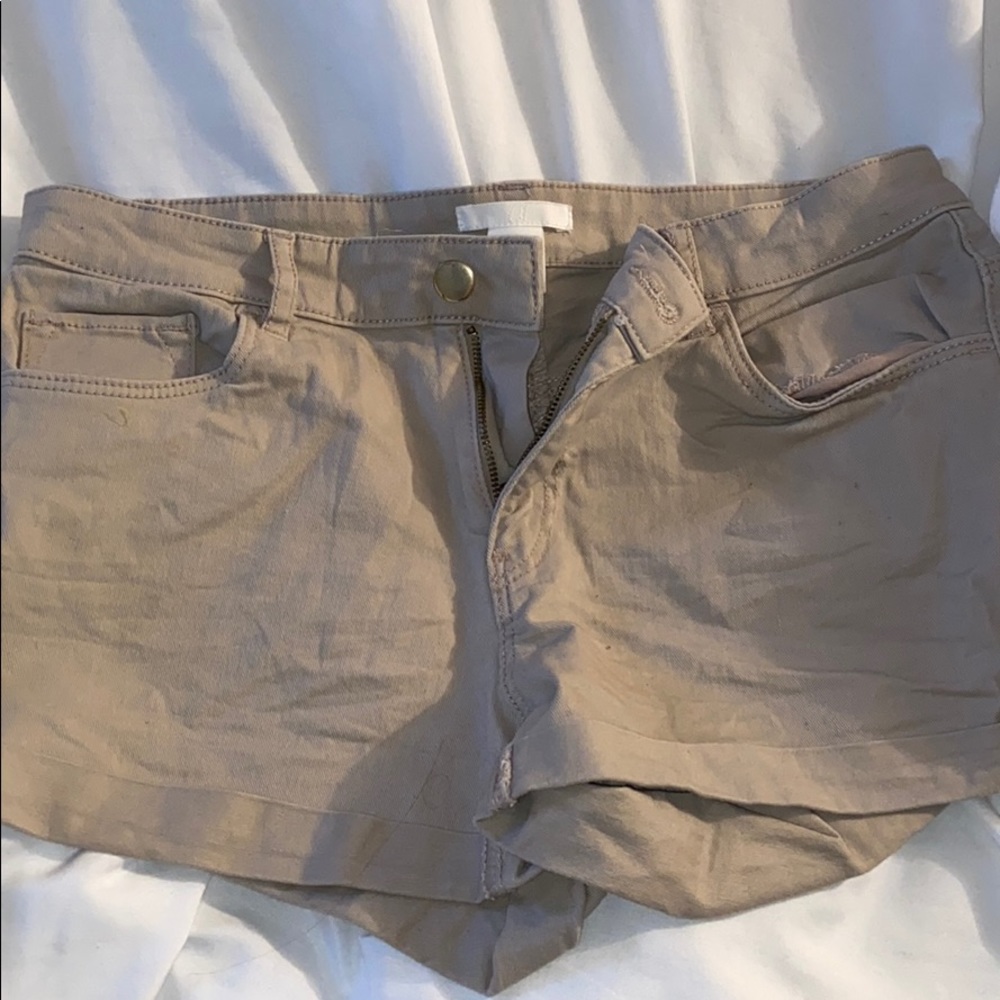 H&M khaki shorts